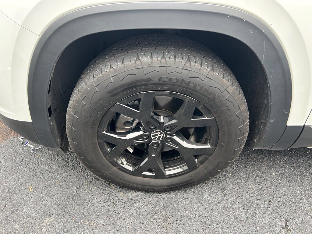 Used 2024 Volkswagen Atlas Peak Edition SE AWD/4WD image 5