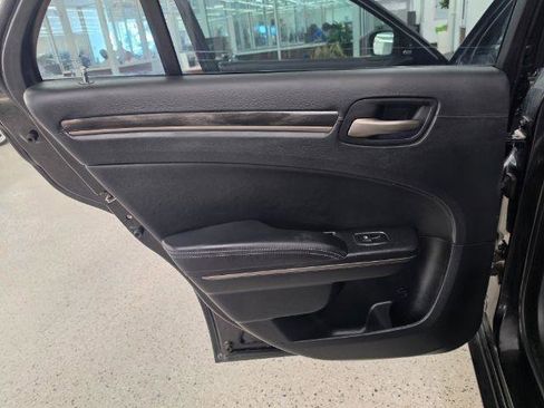 Used 2013 Chrysler 300 C RWD image 28