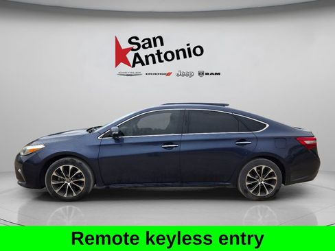 Used 2017 Toyota Avalon XLE image 4