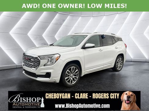 Used 2022 GMC Terrain Denali image 1