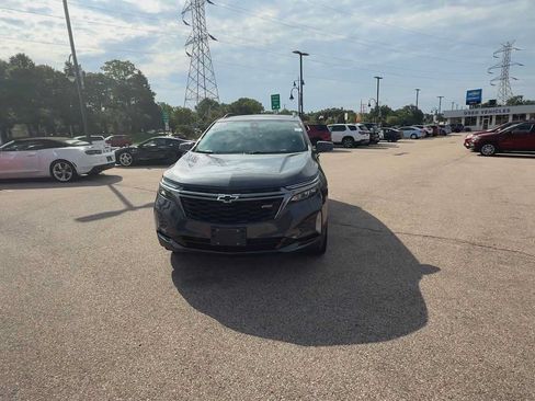 Used 2023 Chevrolet Equinox RS FWD image 3