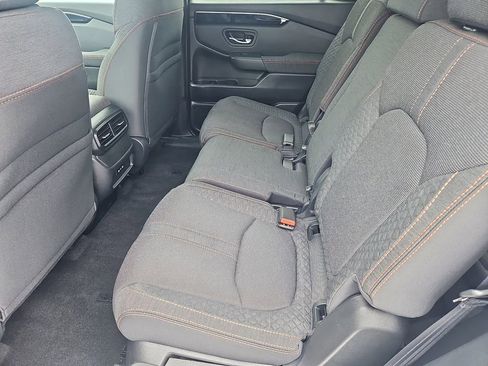 Used 2025 Honda Pilot Sport image 29