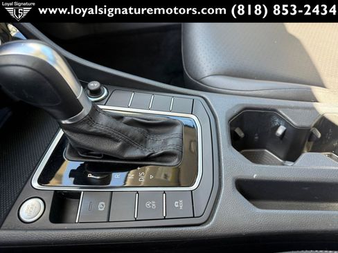Used 2019 Volkswagen Jetta SEL FWD image 29