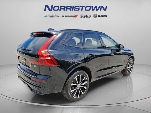 Used 2025 Volvo XC60 B5 Plus w/ Protection Package Premier AWD/4WD image 6