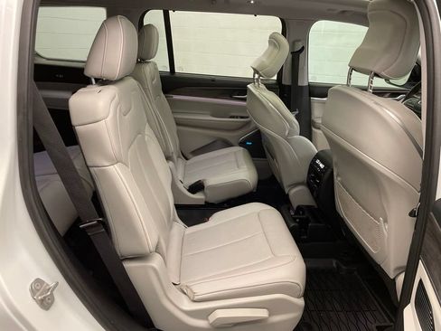 Used 2021 Jeep Grand Cherokee L Overland w/ Luxury Tech Group IV RWD image 36