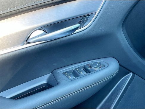 New 2026 Cadillac XT5 Luxury image 17