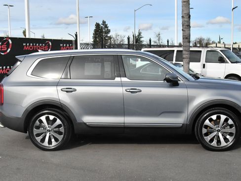 Used 2020 Kia Telluride EX w/ EX Premium Package image 9