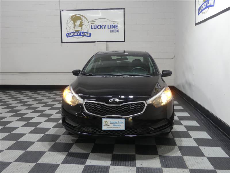 Used 2017 Kia Forte LX FWD image 2