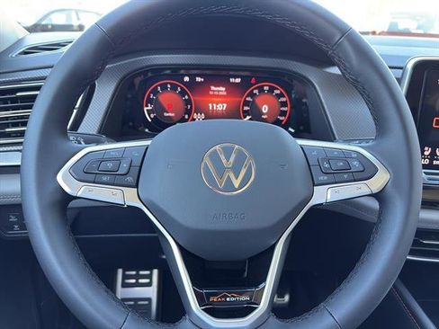 New 2026 Volkswagen Atlas Peak Edition image 18