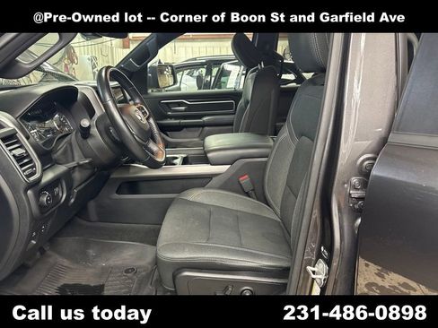Used 2021 RAM 1500 Big Horn AWD/4WD image 2