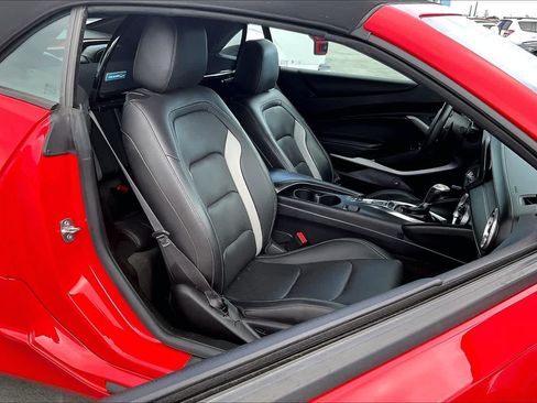 Used 2020 Chevrolet Camaro LT w/ Technology Package RWD image 12