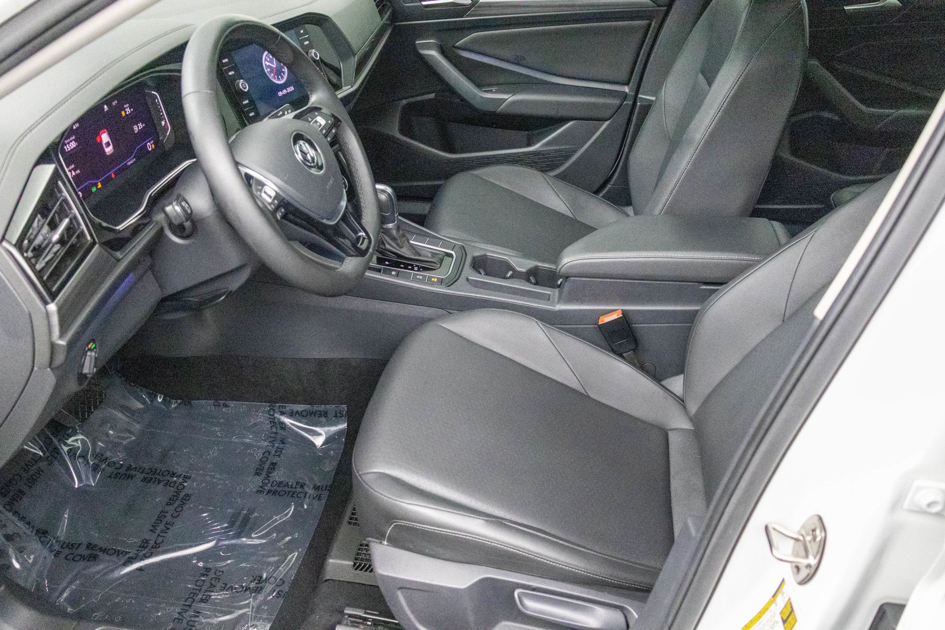 Used 2019 Volkswagen Jetta SEL w/ Cold Weather Package FWD image 6