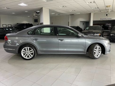 Used 2019 Volkswagen Passat 2.0T Wolfsburg w/ Wheels & Sunroof Package image 8