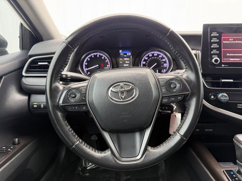 Used 2022 Toyota Camry SE FWD image 13