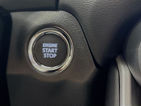 Used 2025 Toyota RAV4 XLE FWD image 24