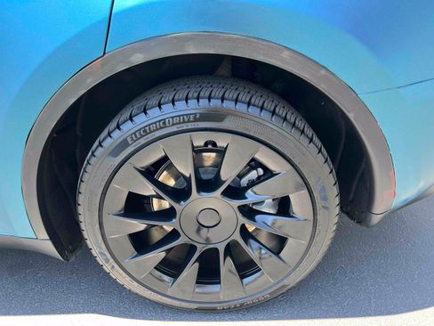 Used 2023 Tesla Model Y Long Range AWD/4WD image 51