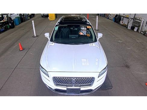Used 2022 Lincoln Nautilus Reserve image 2