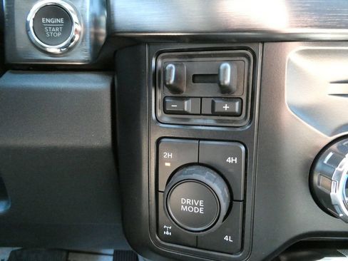 Used 2026 Ford F250 Lariat AWD/4WD image 30