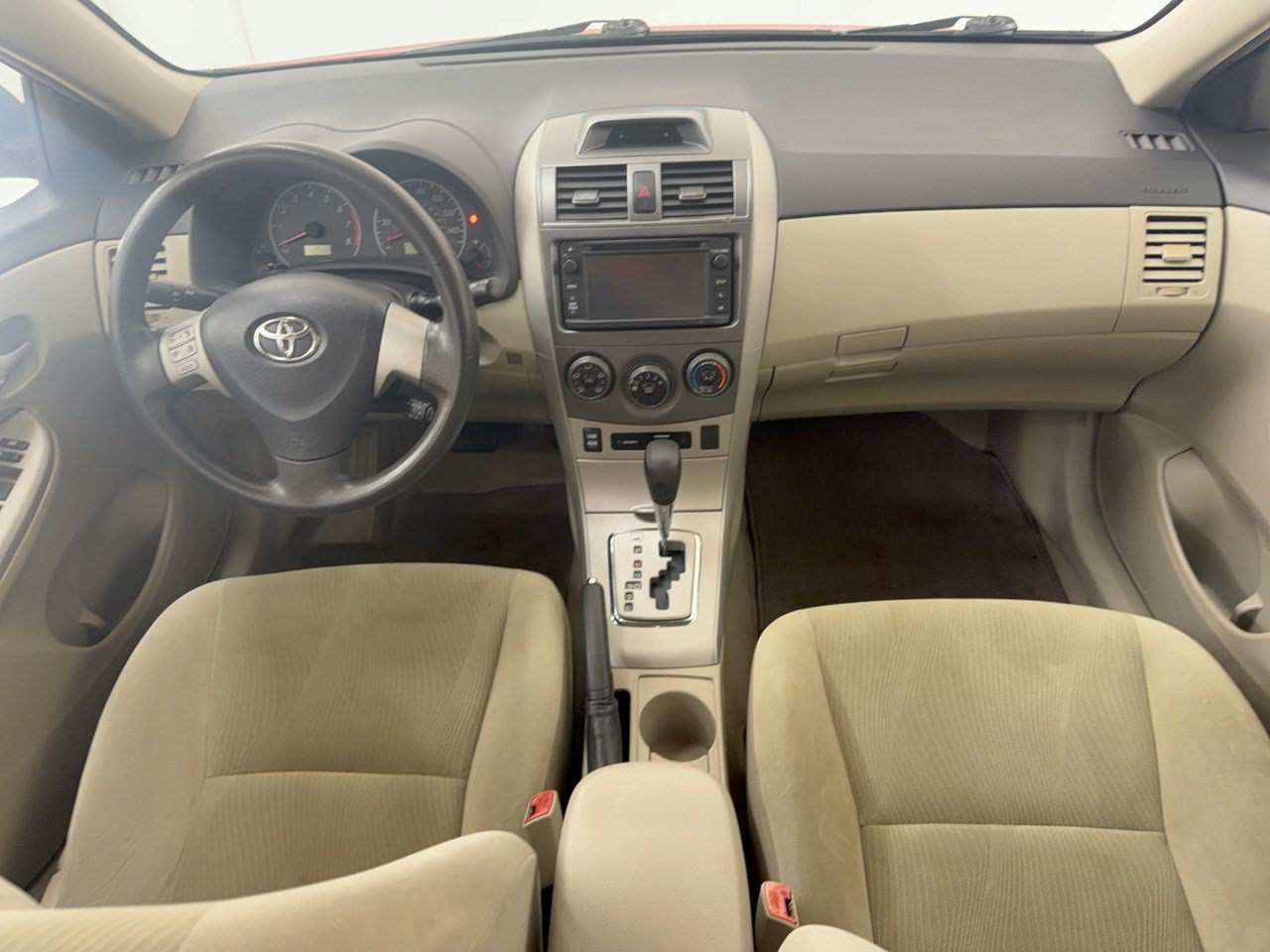 Used 2013 Toyota Corolla LE FWD image 17