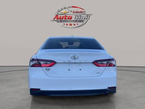 Used 2022 Toyota Camry LE image 4