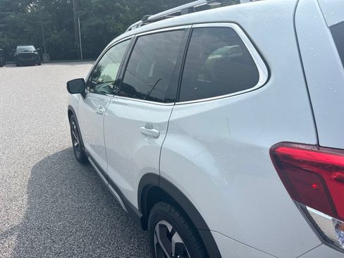 Used 2022 Subaru Forester Touring AWD/4WD image 14