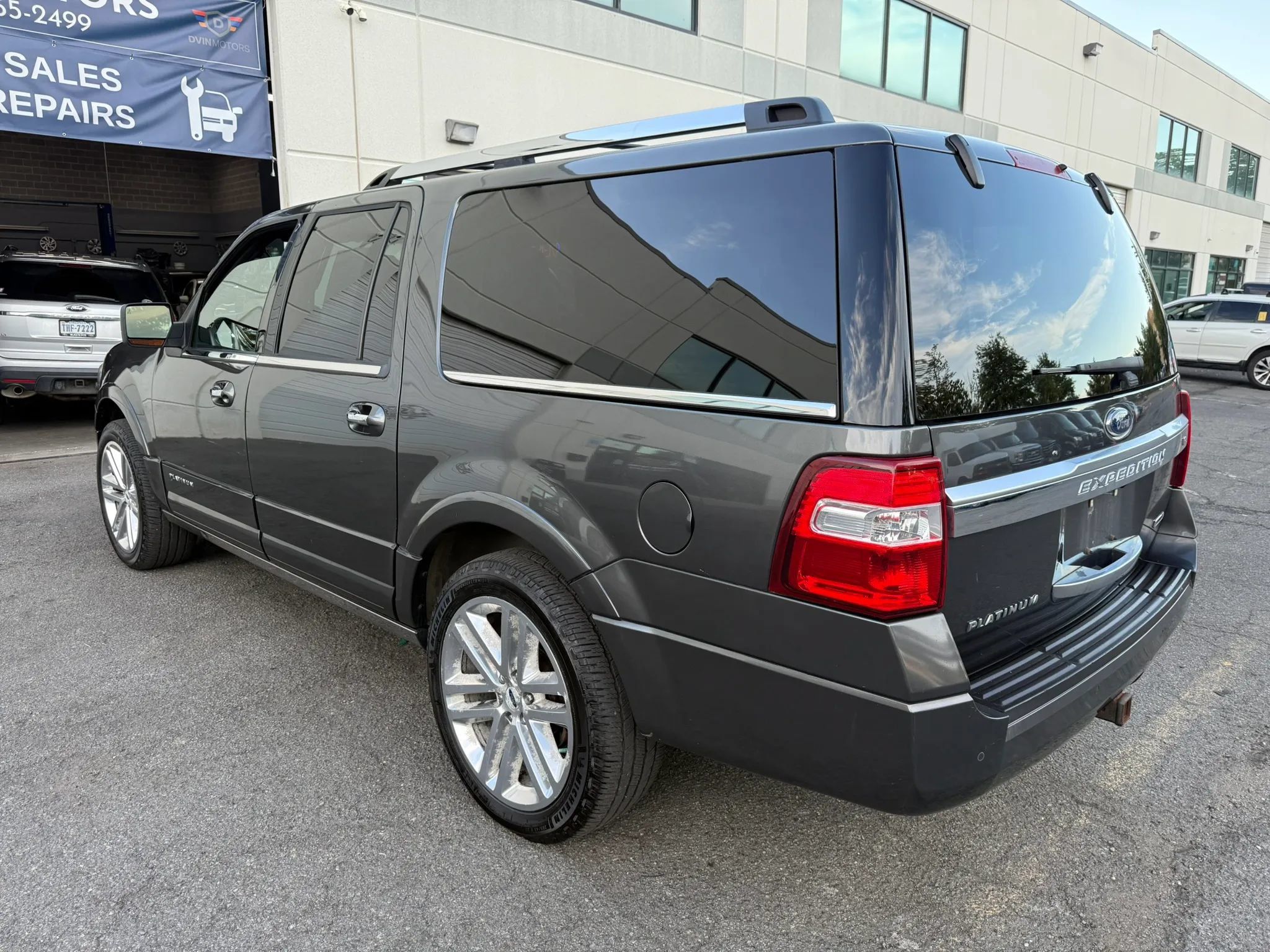 Used 2017 Ford Expedition EL Platinum AWD/4WD image 15