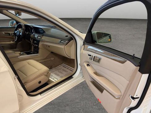 Used 2016 Mercedes-Benz E 350 E 350 4MATIC Sedan 4D image 17