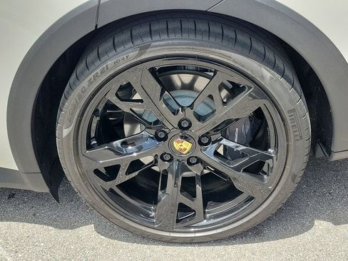 Certified 2022 Porsche Taycan 4 Cross Turismo AWD/4WD image 11