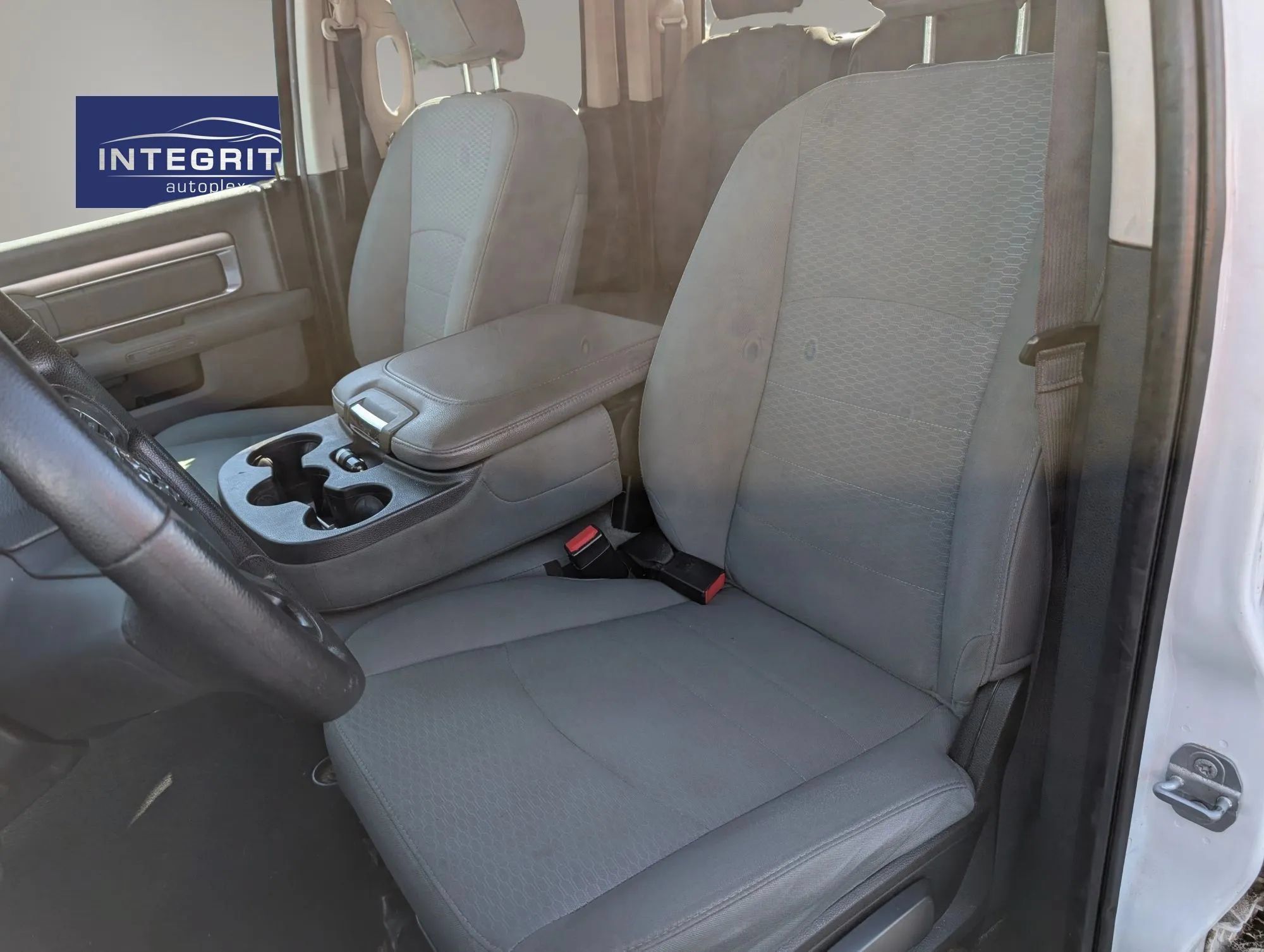 Used 2017 RAM 1500 Classic SLT AWD/4WD image 9