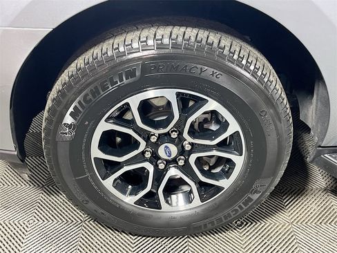 Used 2024 Ford Expedition Max XLT image 29