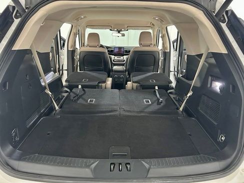 Used 2020 Ford Explorer XLT w/ Equipment Group 202A AWD/4WD image 17