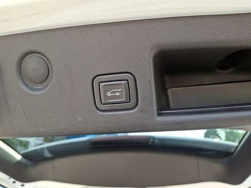 Used 2024 Chevrolet Equinox LT AWD/4WD image 39