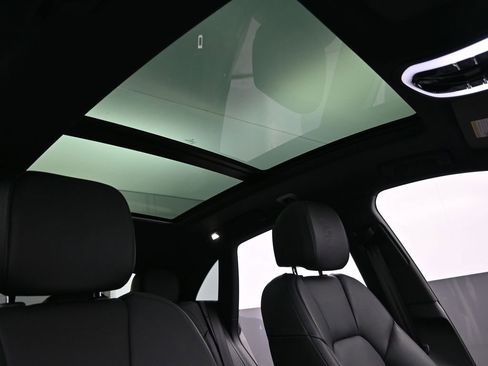 New 2025 Porsche Macan image 19