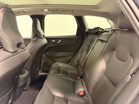 Used 2025 Volvo XC60 B5 Core w/ Climate Package AWD/4WD image 18