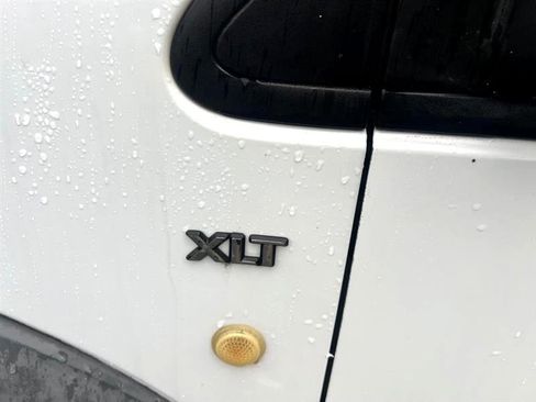 Used 2013 Ford Transit Connect XLT image 28