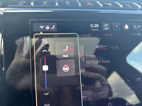 New 2025 Jeep Grand Cherokee Altitude image 27