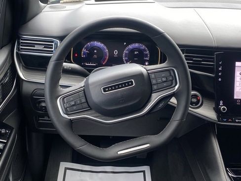 Used 2023 Jeep Wagoneer Series III w/ Preferred Equipment Group image 39