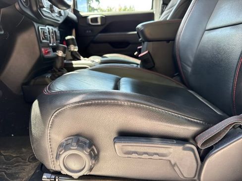 Used 2020 Jeep Gladiator Rubicon w/ Dual Top Group AWD/4WD image 14