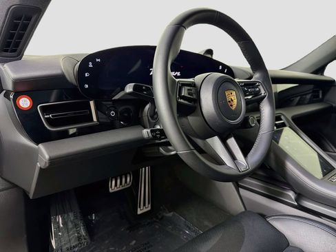 Used 2023 Porsche Taycan RWD image 9