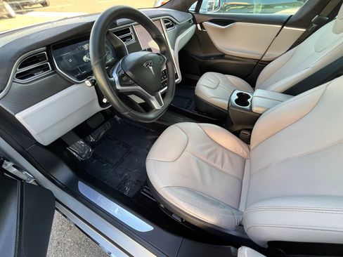Used 2015 Tesla Model S 85 RWD image 9