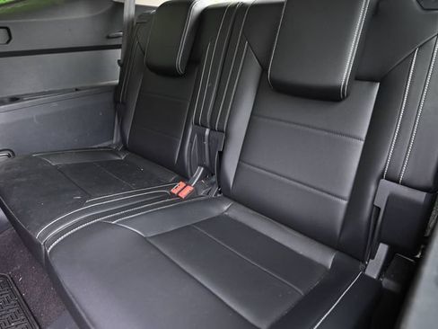 Used 2022 Volkswagen Atlas SEL R-Line AWD/4WD image 12