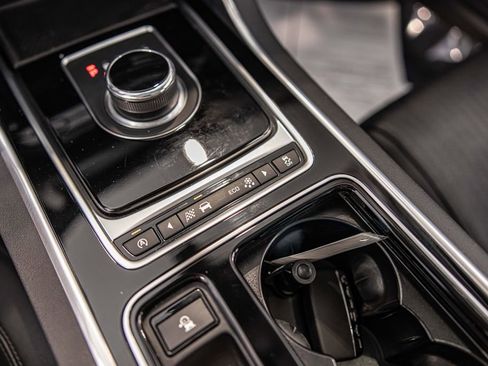 Used 2017 Jaguar XF Prestige AWD/4WD image 31