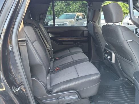 Used 2019 Ford Expedition Max XLT image 18