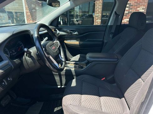 Used 2017 GMC Acadia SLE w/ Driver Alert Package I AWD/4WD image 9