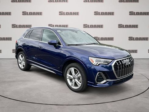 Certified 2022 Audi Q3 2.0T Premium Plus w/ Premium Plus Package AWD/4WD image 7