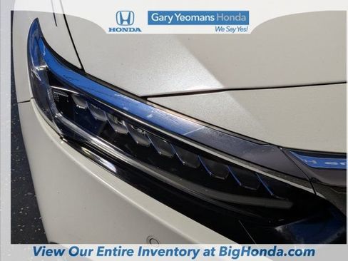 Used 2022 Honda Accord Touring image 13