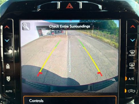 Used 2020 RAM 1500 Laramie w/ Sport Appearance Package AWD/4WD image 32