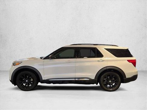 Used 2020 Ford Explorer XLT w/ Equipment Group 202A RWD image 8