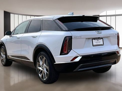 New 2027 Cadillac Optiq Luxury w/ LPO, Floor Liner Package AWD/4WD image 3
