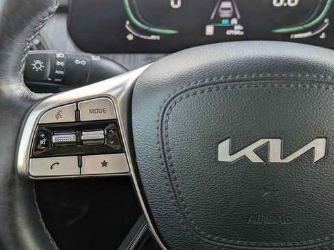 Used 2023 Kia Telluride EX w/ EX Captain's Chair Package image 20